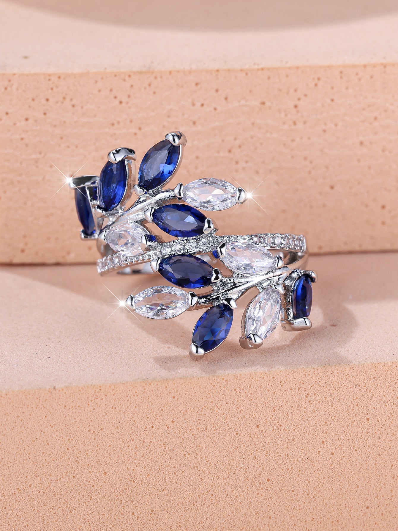 Horse Eye Zircon Leaf Ring Fashion All-match