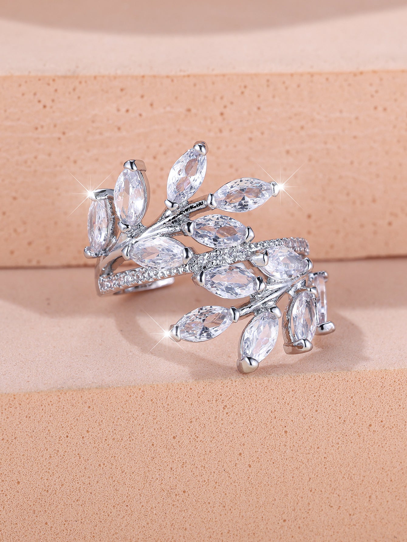 Horse Eye Zircon Leaf Ring Fashion All-match